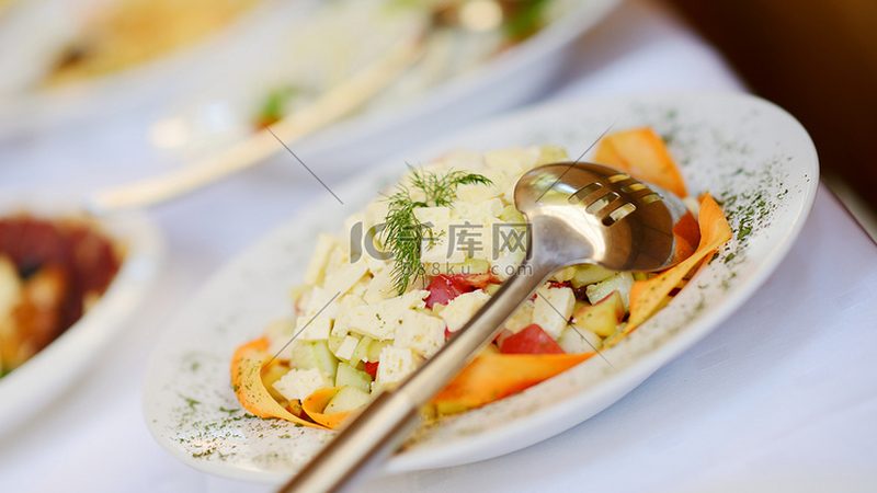 食品OEM与ODM：揭秘定制化生产的奥秘